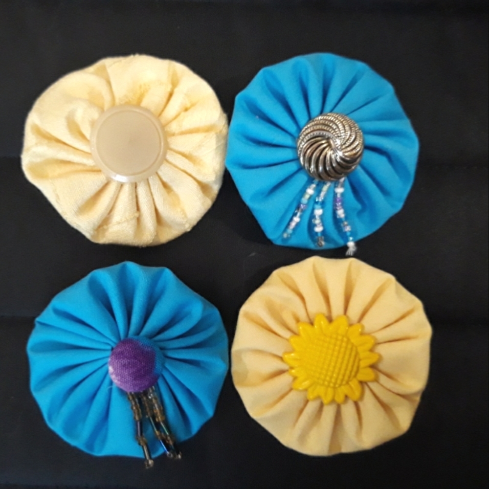 Vintage Handmade Floral Button and Fabric Brooch Pin - Blue / Yellow Bundle of 4 - Picture 1 of 6